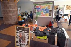 山での業務で使用する装備なども展示していた