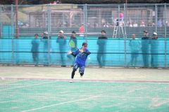 【男子シングルス・4回戦】力強いストロークで相手のミスを誘う森山優(帯緑陽2年)