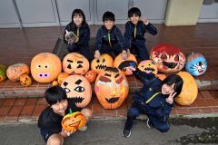 2班のメンバーと制作したオブジェ