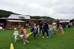 お父さんと競技にハッスル 陸別保育所「お父さん会」運動会 8