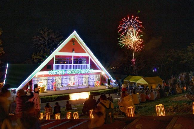 40年のサンタランドで今年もイルミネーション 広尾で点灯式