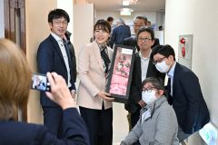「3期目に重責、気を引き締める」 衆院選道11区勝利の石川氏 3