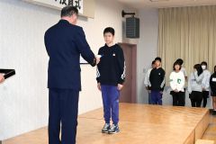 防火作品コンクールの入賞者を表彰 31日からフクハラるる店で展示 広尾 3