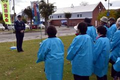 国道沿い旗波で安全運転呼び掛け 陸別町老人クラブ連合会 2