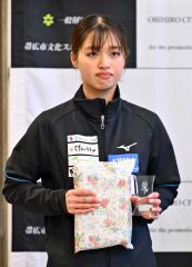 女子3000メートルで2位入賞の若原楽(金野和彦撮影)