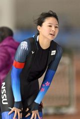 女子500メートルで2位入り、笑顔を見せる軍司愛梨(金野和彦撮影)