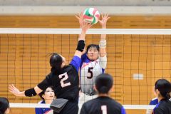 【2回戦・帯南商―函館商】攻守にわたってチームを引っ張る朝日琉花主将(奥)