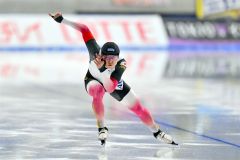 【男子500メートル】ホームストレートを滑走する松井大和(金野和彦撮影)