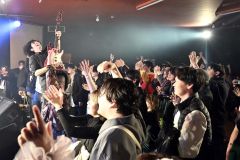 ゲーム音楽のパワフルな演奏で会場を盛り上げた「あにおび!」のステージ(17日、須貝拓也撮影)