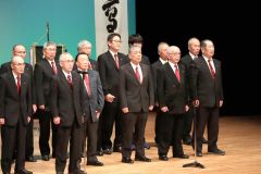 自慢ののどを響かせたとかち岳峯会の吟道大会